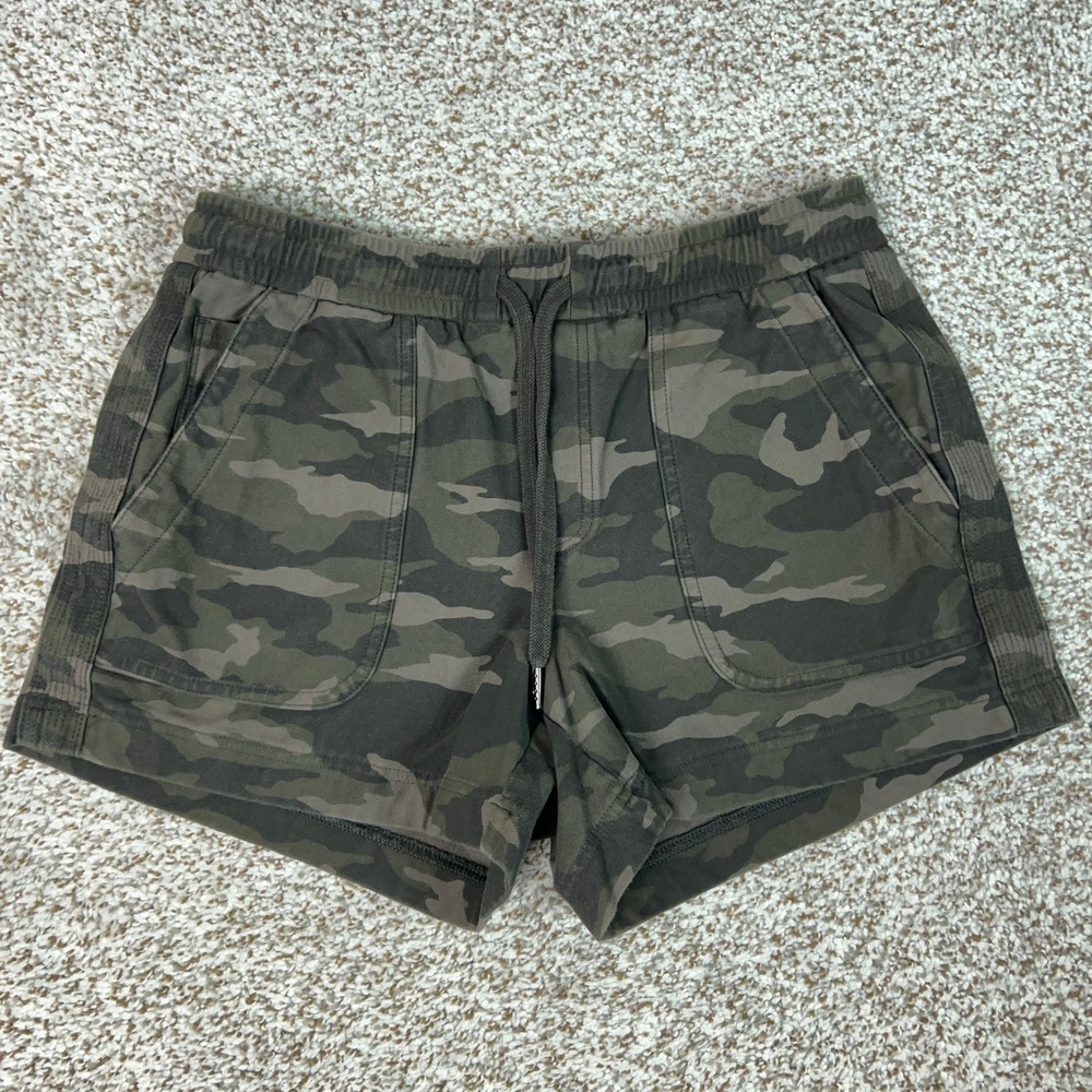 Athleta Shorts Women 6 Gray Camo Casual Farallon Drawstring Hiking Lounge Cozy